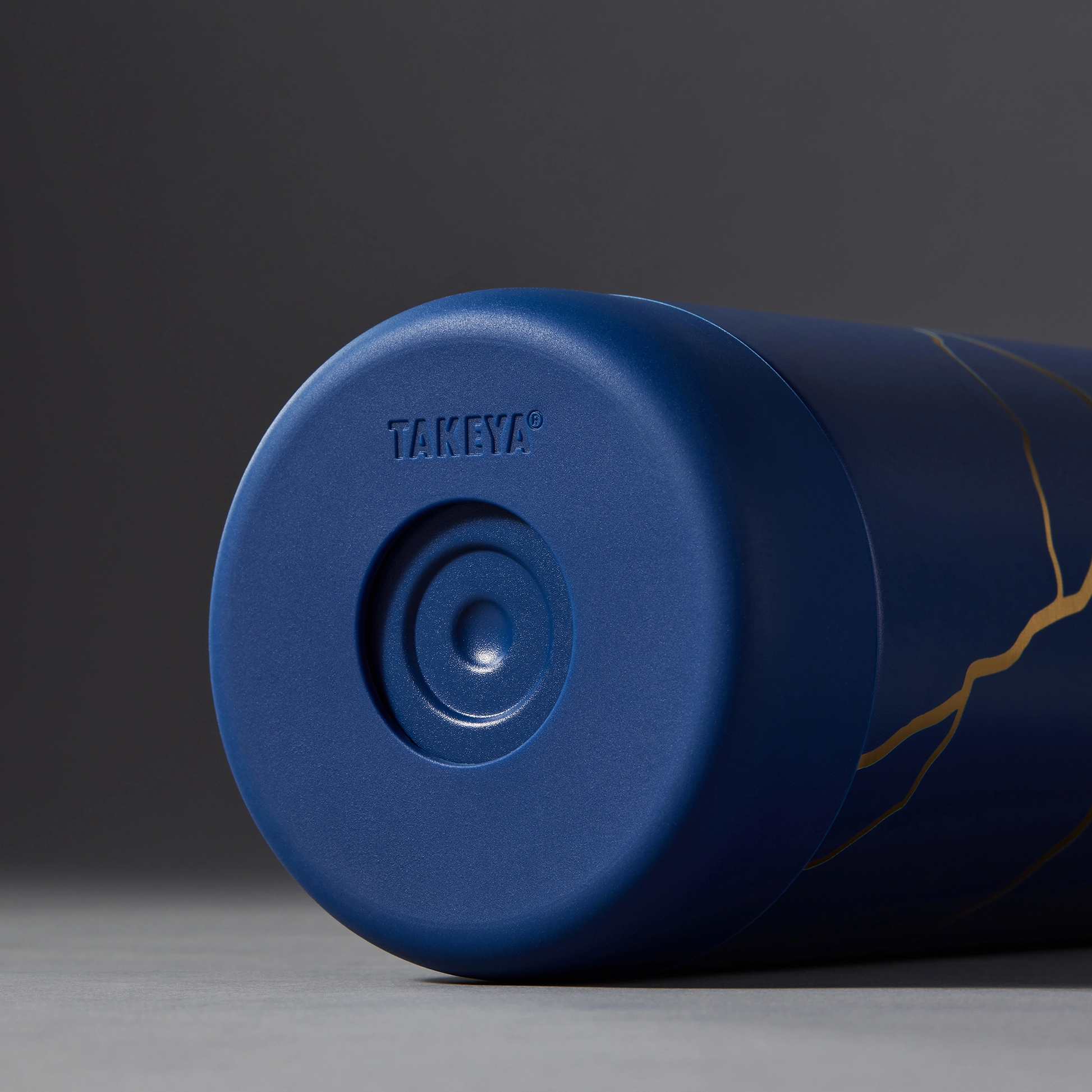 kintsugi-water-bottle-with-spout-lid-s4 51390-TK_HO25_Kintsugi_Takeya9249.png